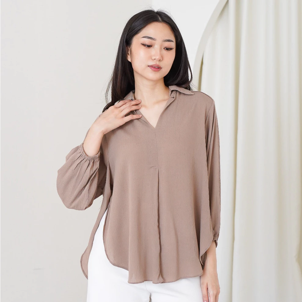 Koleksi Cassey Blouse dari Severli.co